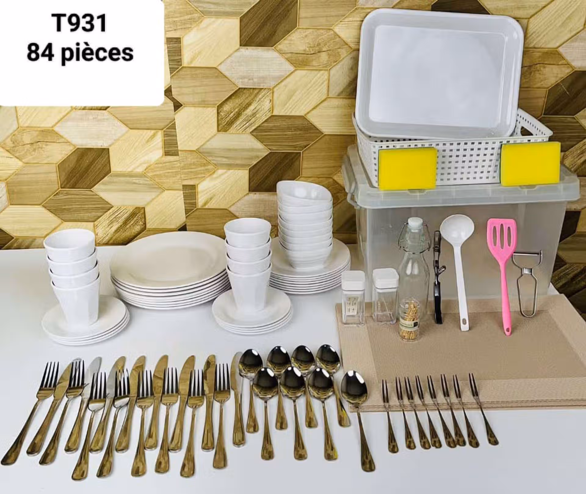 Lot de Couverts de table, Tasses, Sous-tasses, Assiettes, Bols, Éplucheuse, Ustensiles... 84 pièces