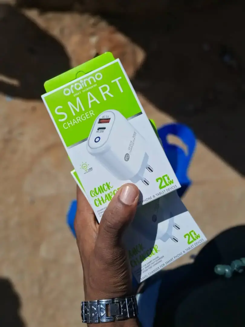 Chargeur rapide intelligent Oraimo Smart Charger 20W.
