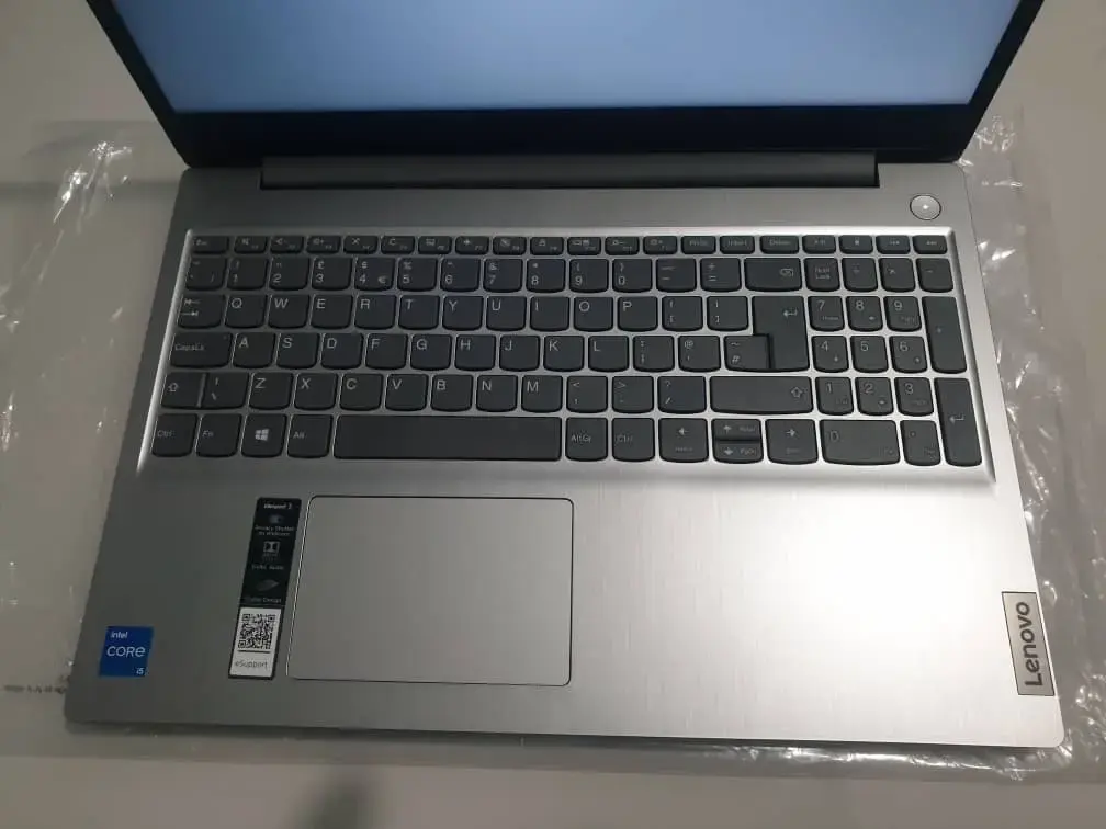 Ordinateur Portable Lenovo i5 10th gen - ram 12Gb - ssd 1Tb