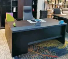 Grand bureau de direction