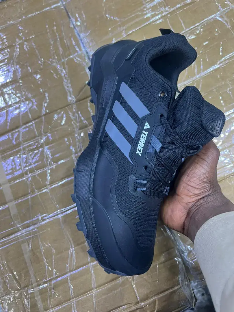 Adidas Terrex AX4 noires
