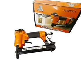 Cloueur pneumatique (Brada-Nailer)